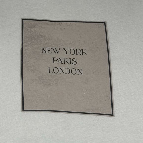 Express Women's New York Paris White Short Sleeve Graphic T-shirt size Medium - Picture 2 of 6